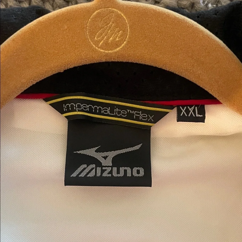 Mizuno Black‎ and White Windbreaker with Red Details